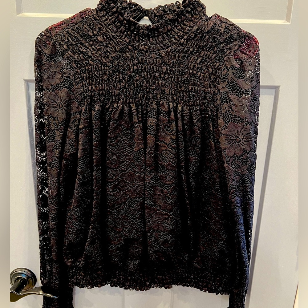 Cable & Gauge Women’s Lace Blouse